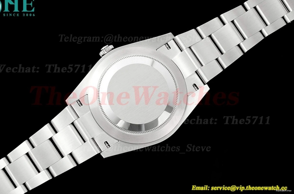 SS Oyster Clean 41mm Silver 124300 VR3230 SS Stk Perpetual 0510